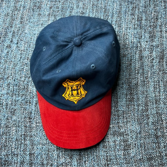 Harry Potter Hogwarts Two Tone Adjustable Baseball Cap Hat - Picture 2 of 6